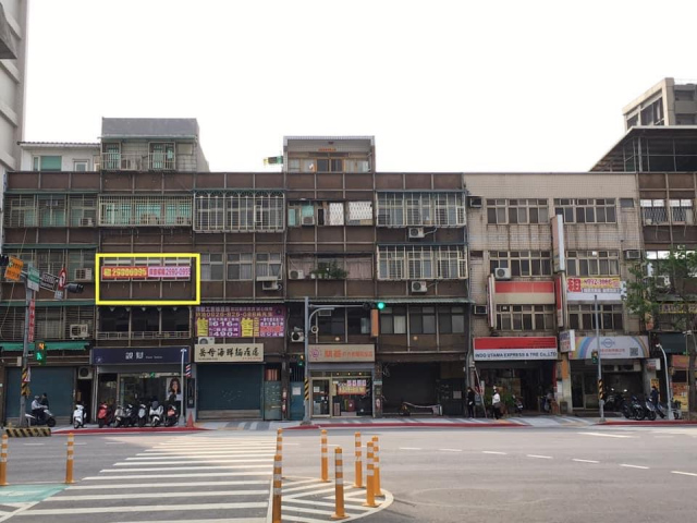 思源路廣告出租免仲介費*每月8000元*