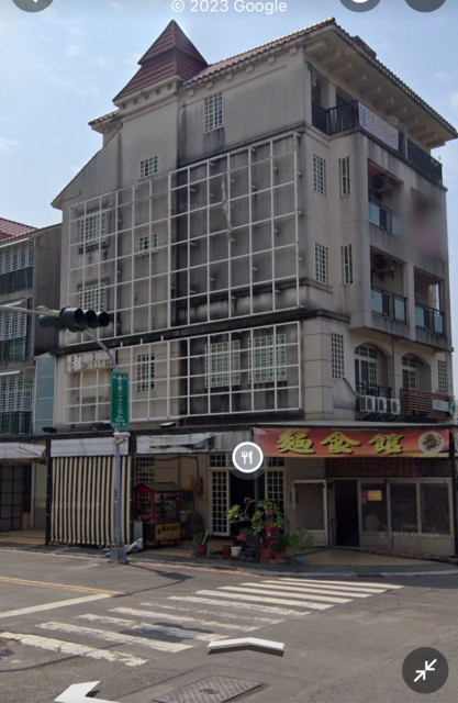 大學南路上三角窗廣告牆